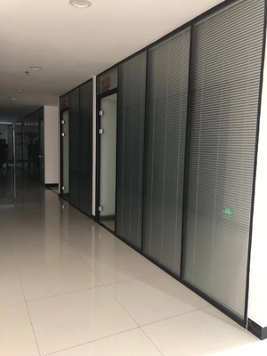 China Doppelverglastes Glasplatten-Fach-akustisches Büro mit Zwischenvorhängen fournisseur