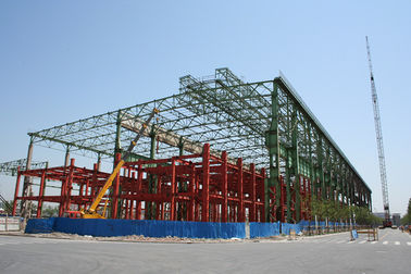 China Hangar-und Hallen-vorfabrizierte Baustahl-Herstellungs-strukturelle Unterstützungen fournisseur