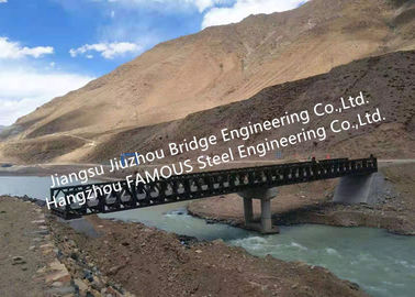 China Vorfabrizierte Bailey-Stahlbrücke für Wasserwirtschafts-Projekt-tragbare Baustahl-Brücke mit Unterstützungspiers fournisseur