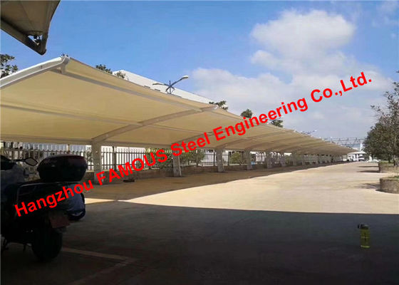 China Freien-Auto-Parksonnenblende-Stahl-Rahmen schützt einzelnen Steigungs-Autoparkplatz mit gewölbtem Dach PVC-Gewebe fournisseur