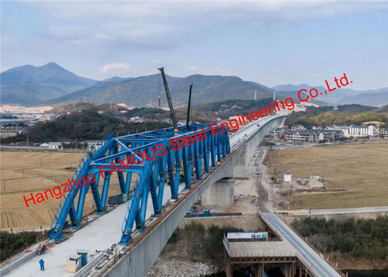 China Gebogener Schnur-Stahlbinder versteifte ununterbrochene Strahln-Struktur-Hochgeschwindigkeitseisenbahnbrücke fournisseur
