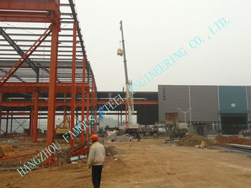 China Vorfabrizierte ASTM Standards der multi Giebel-Spannen-Stahlbaugebäude-82' X 96' h-Abschnitt fournisseur