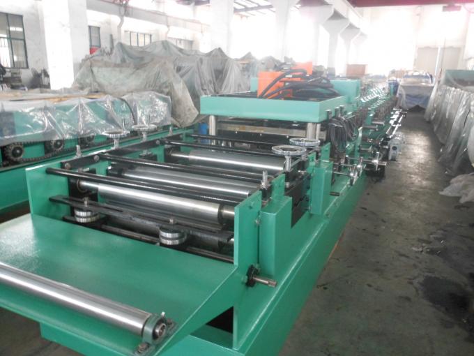 Z-Purlin walzen die Formung der Maschine für galvanisierten Stahl mit hydraulischem kalt 3