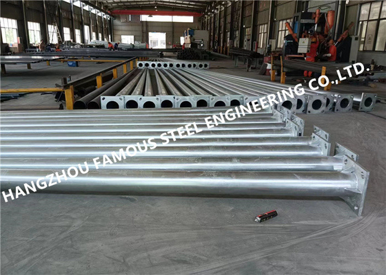 China Q235b galvanisierte MetallstraßenlaternePolen, die Herstellung kegelförmiges beschnitt fournisseur