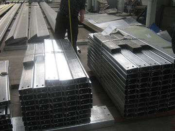 China Stahlrahmen-Gebäude galvanisierte Stahlpurlins für Stützdach-Blatt fournisseur