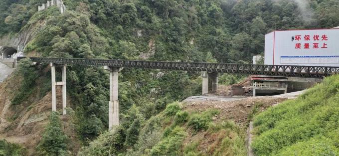 neueste Unternehmensnachrichten über Einiges wurden Stahl-Bailey Bridges in der Sichuan-Tibet-Linie abgeschlossen  1